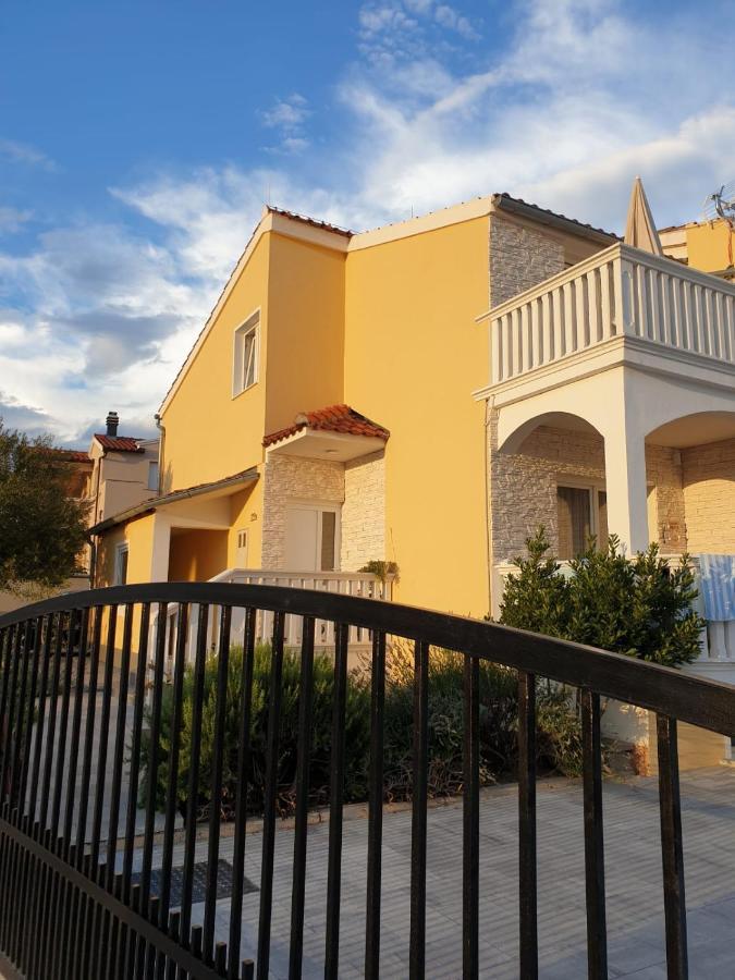 Apartments Croatiasun Vodice Bagian luar foto